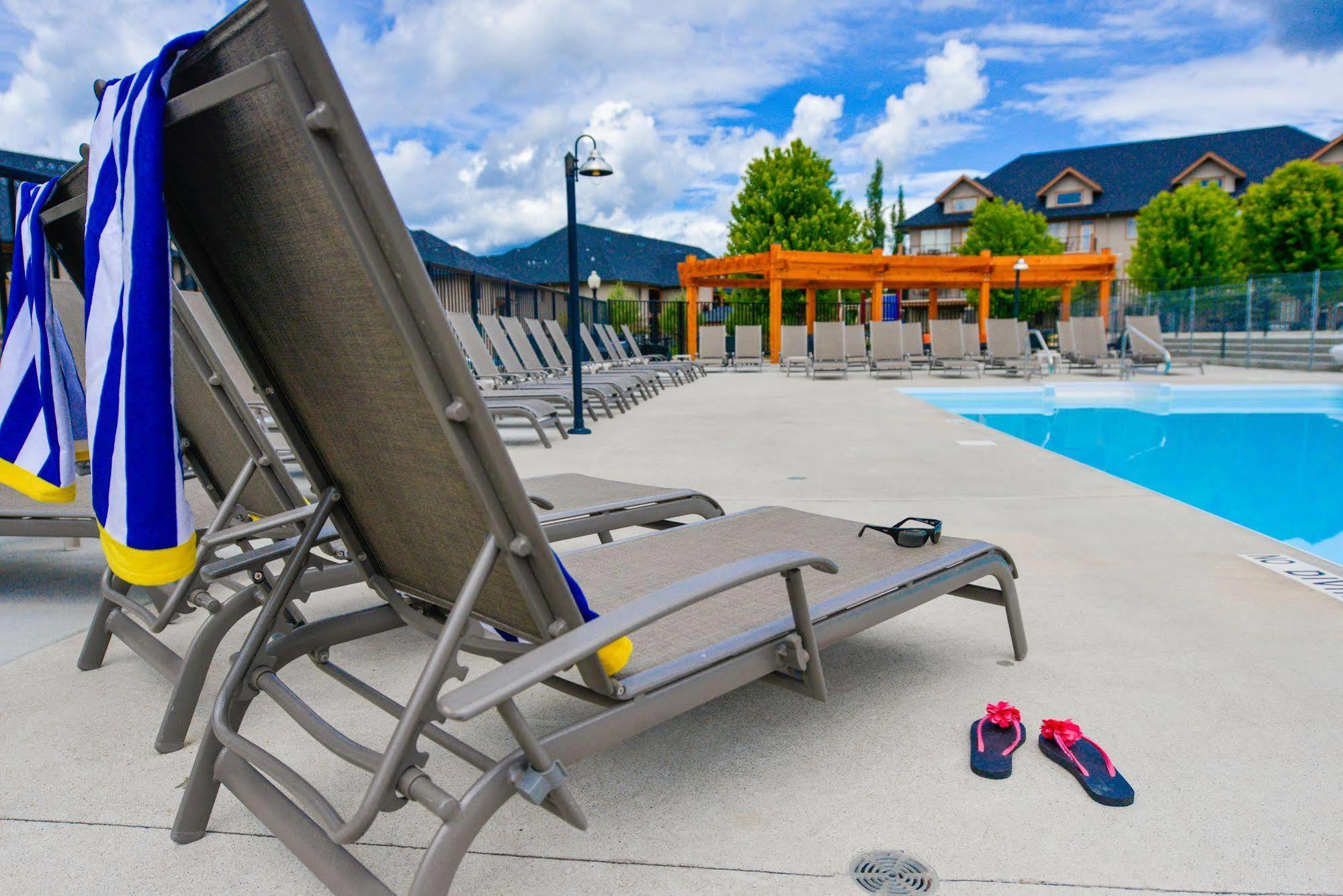 Bighorn Meadows Resort Radium Hot Springs Zewnętrze zdjęcie